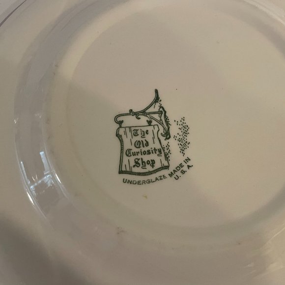 Set of 2 Royal China "The Old Curiosity Shop" 10" Dinner Plates EX Condition - Picture 2 of 3